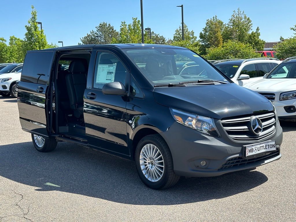 2023 Mercedes-Benz Metris Passenger 25