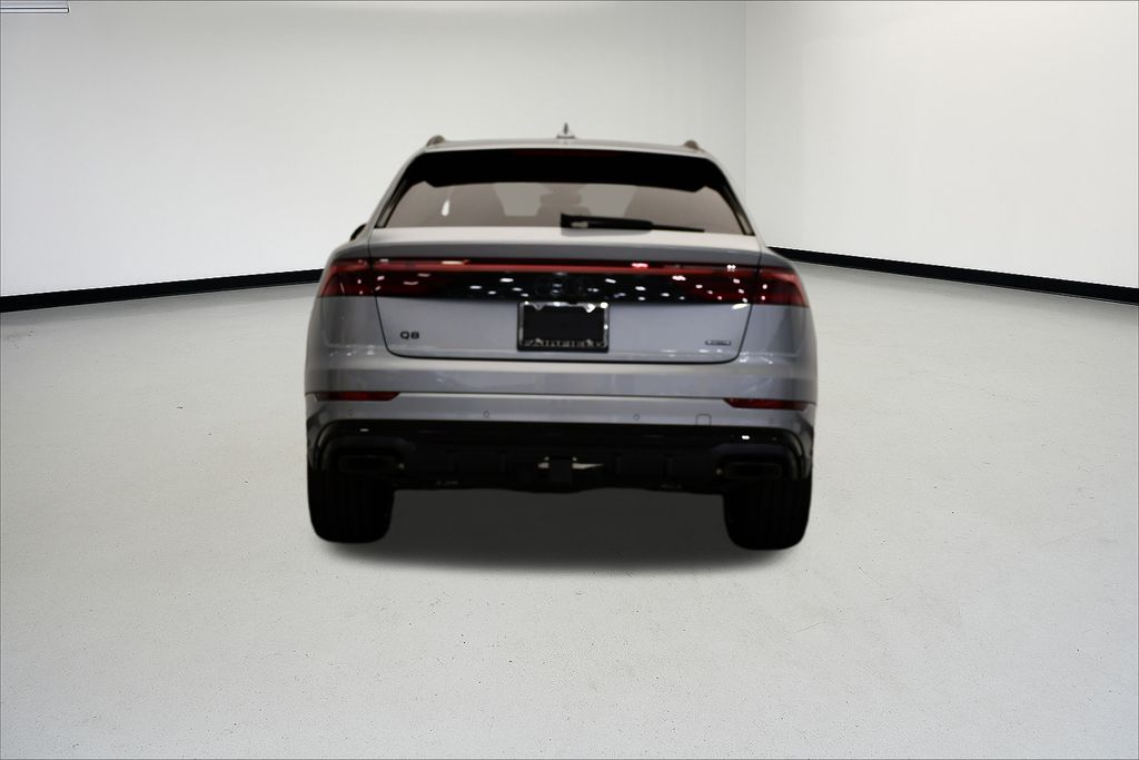 Thumbnail: 2025 Audi Q8 - 4