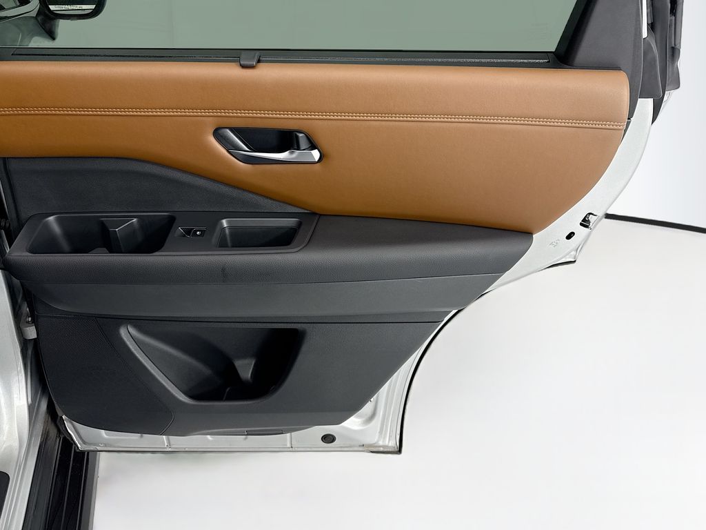 Thumbnail: 2023 Nissan Pathfinder - 26
