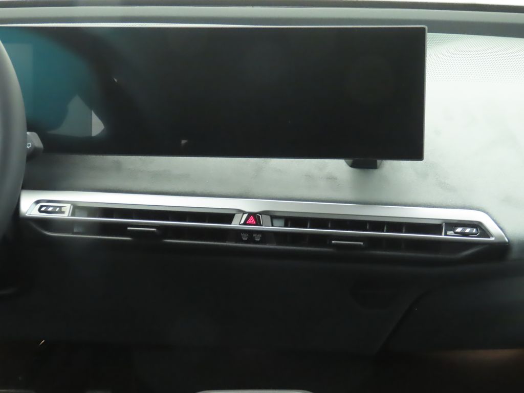 Thumbnail: 2026 BMW iX - 14