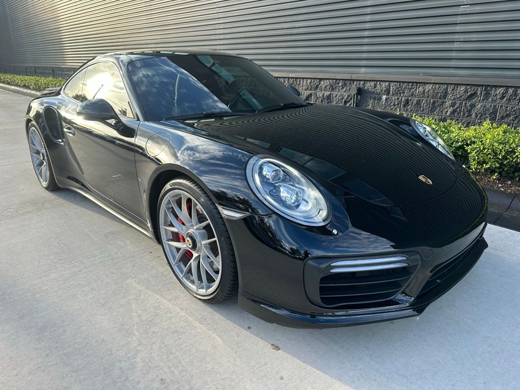 Thumbnail: 2017 Porsche 911 - 11