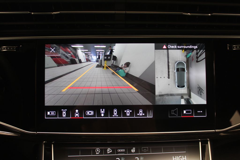 Thumbnail: 2026 Audi Q8 - 22