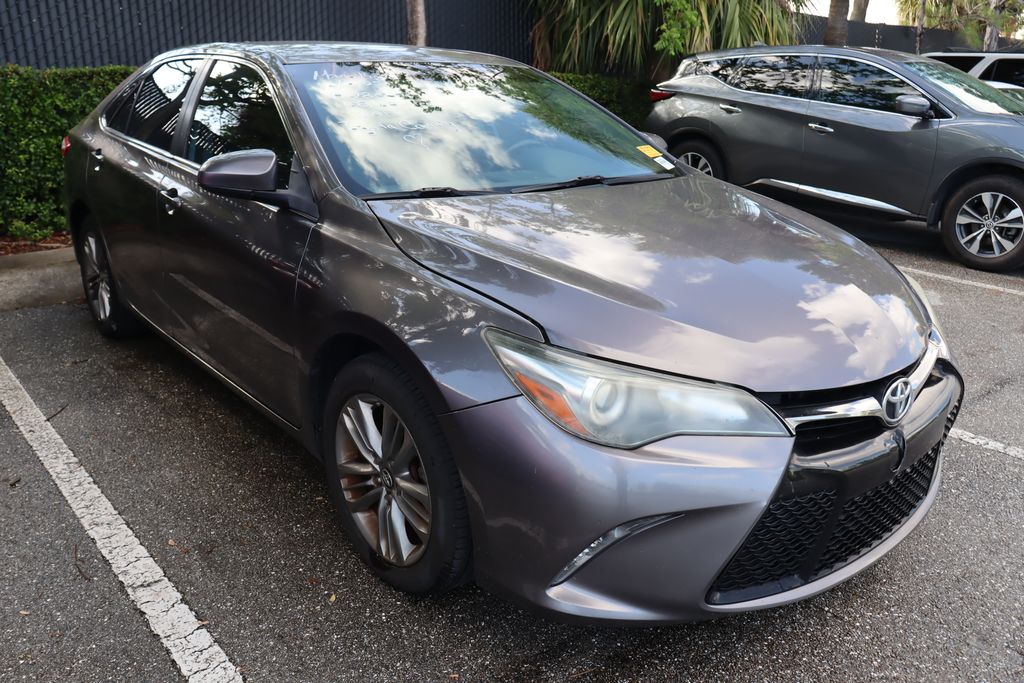 2017 Toyota Camry SE 6