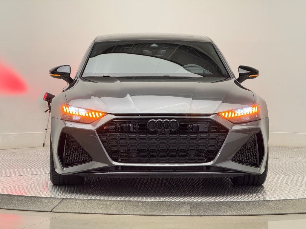 Thumbnail: 2023 Audi RS 7 - 6