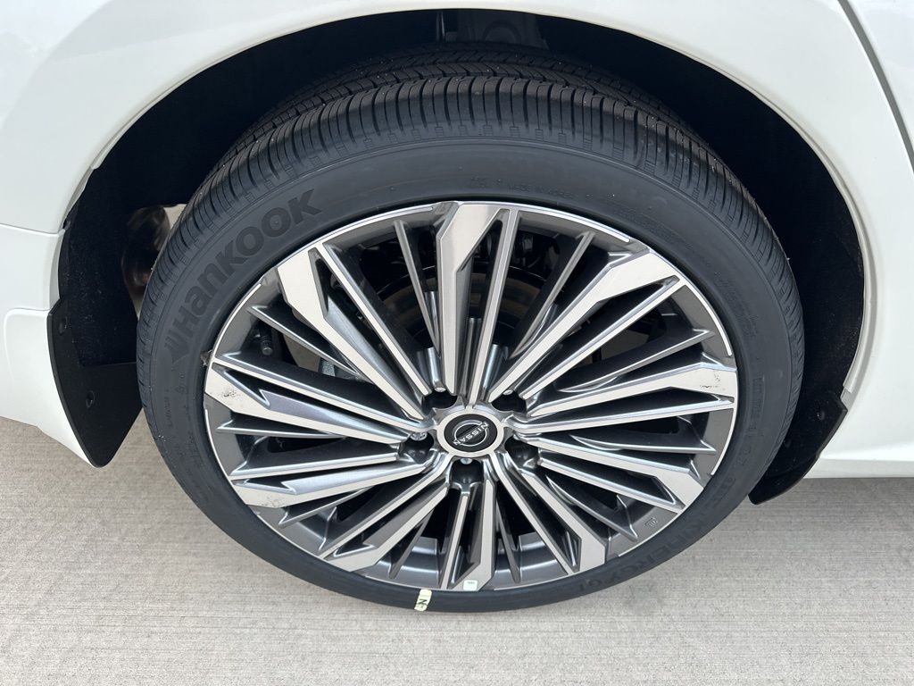 2025 Pearl White Tricoat Nissan Altima 2.5 SL FWD Sedan