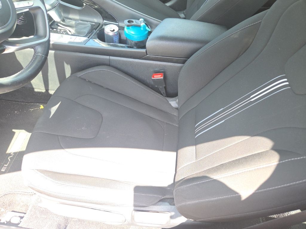 Used 2023 Hyundai Elantra Sedan