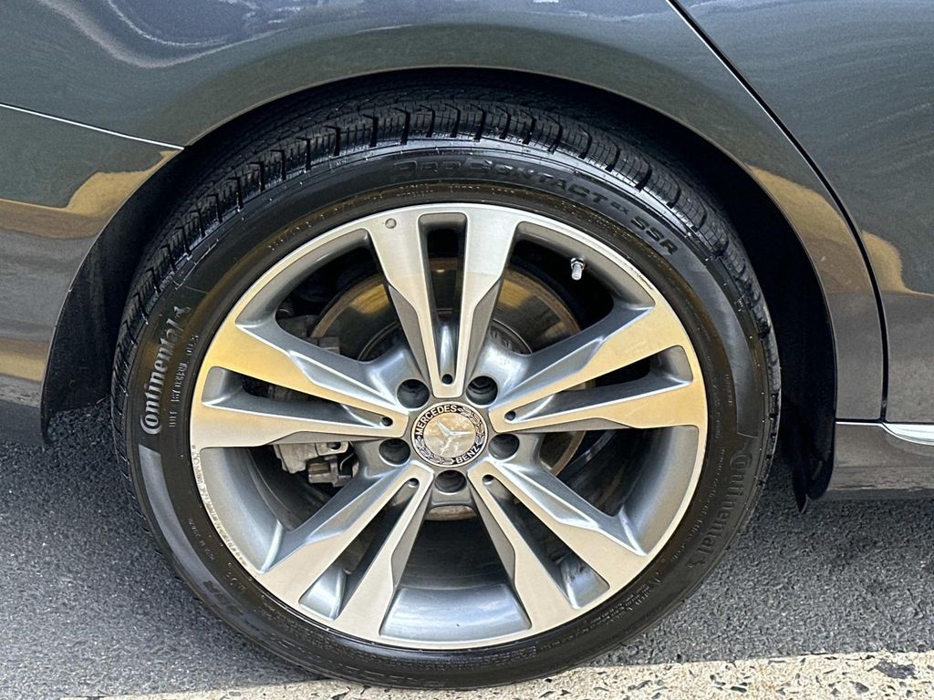 Thumbnail: 2015 Mercedes-Benz C-Class - 16