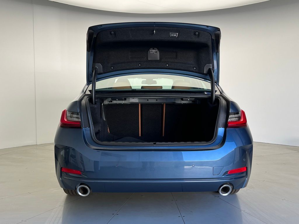 Thumbnail: 2025 BMW 3 Series - 5