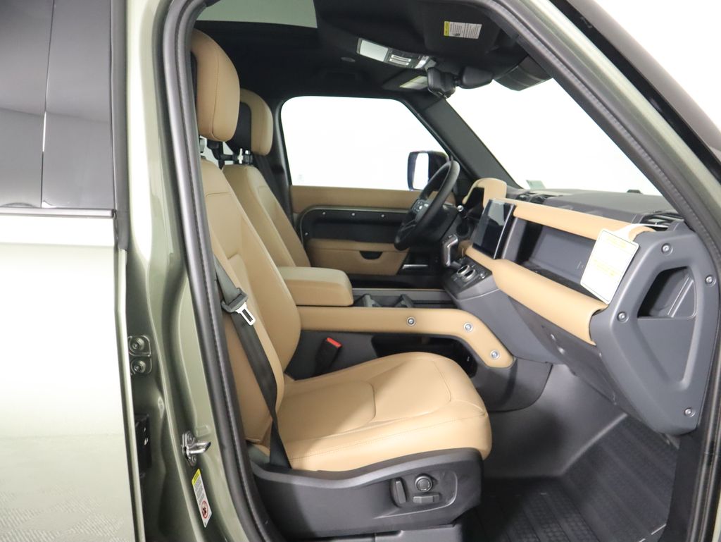 Thumbnail: 2025 Land Rover Defender - 22