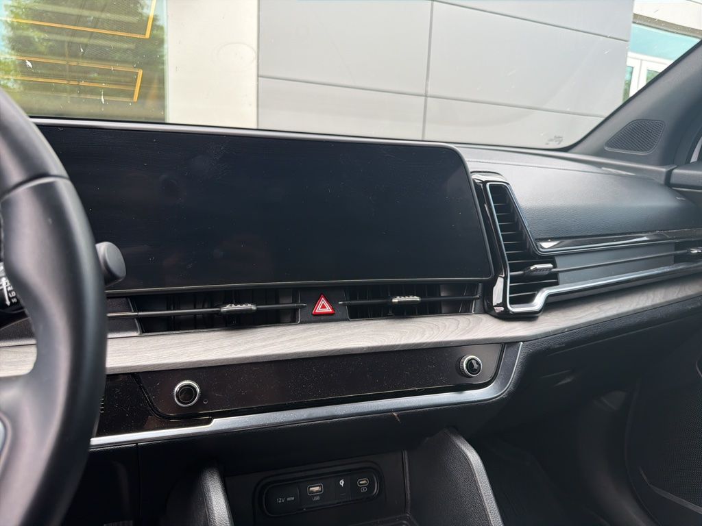Used 2023 White Kia X-Line image 13