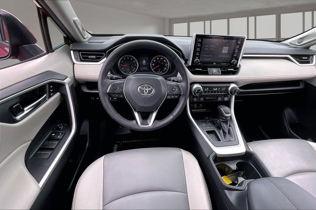 Used 2020 Toyota RAV4 SUV