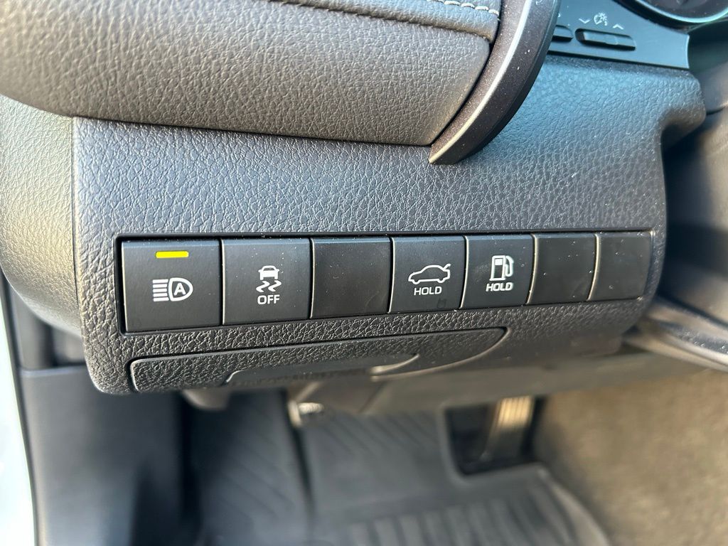 Thumbnail: 2024 Toyota Camry - 18