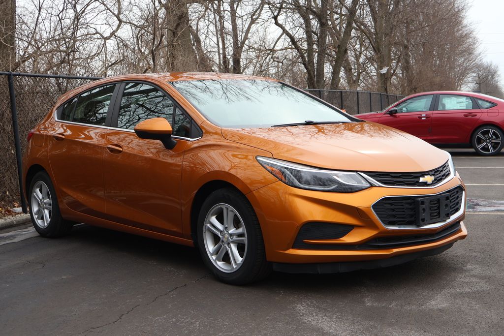 Thumbnail: 2017 Chevrolet Cruze - 10