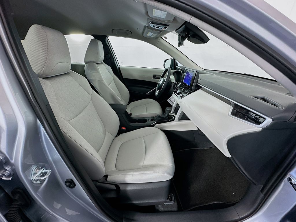 Thumbnail: 2025 Toyota Corolla Cross - 28