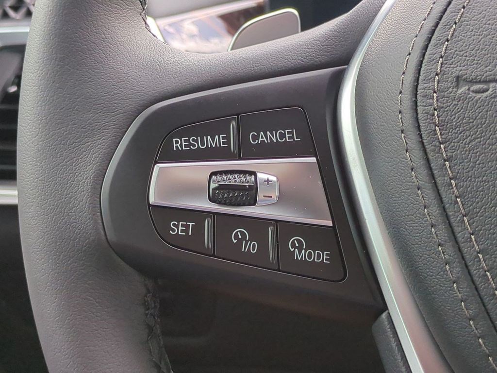 New 2026 White BMW xDrive40i image 25