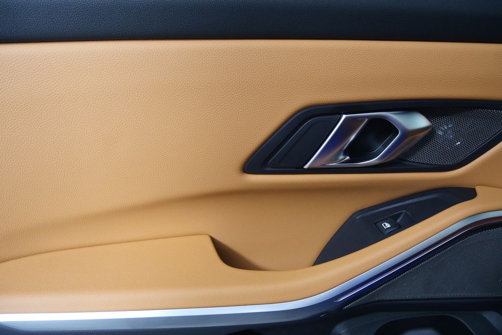 2025 BMW 3 Series 330i 13
