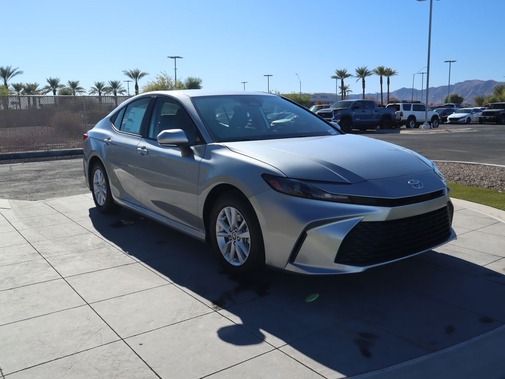 2025 Toyota Camry LE 3