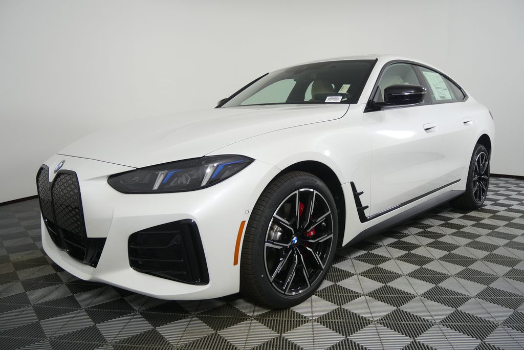 Thumbnail: 2026 BMW i4 - 7