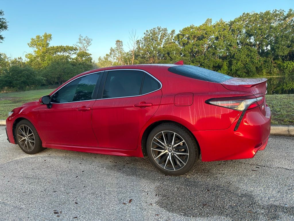 2022 Toyota Camry SE 3