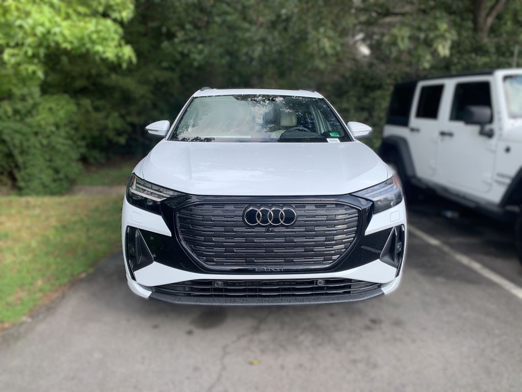 Thumbnail: 2025 Audi Q4 e-tron - 2