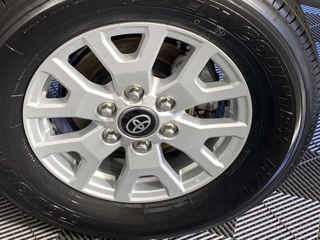 2025 Toyota Tacoma SR5 Ice - Grieco Acura - Image 29