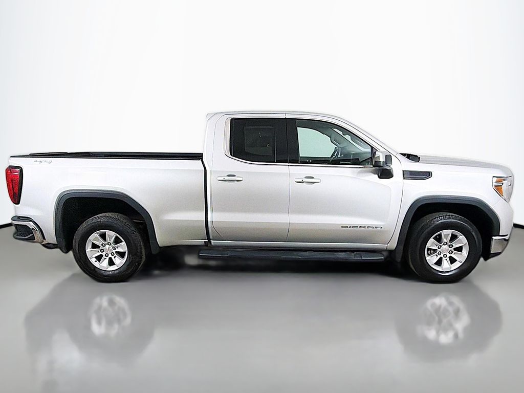 Used 2019 Silver GMC SLE image 13