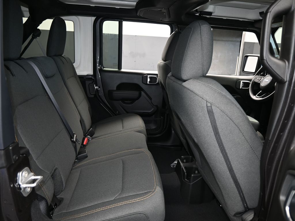 New 2026 Granite Crystal Metallic Clearcoat Jeep Sport image 34