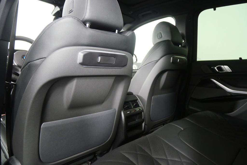 Thumbnail: 2026 BMW X5 - 16