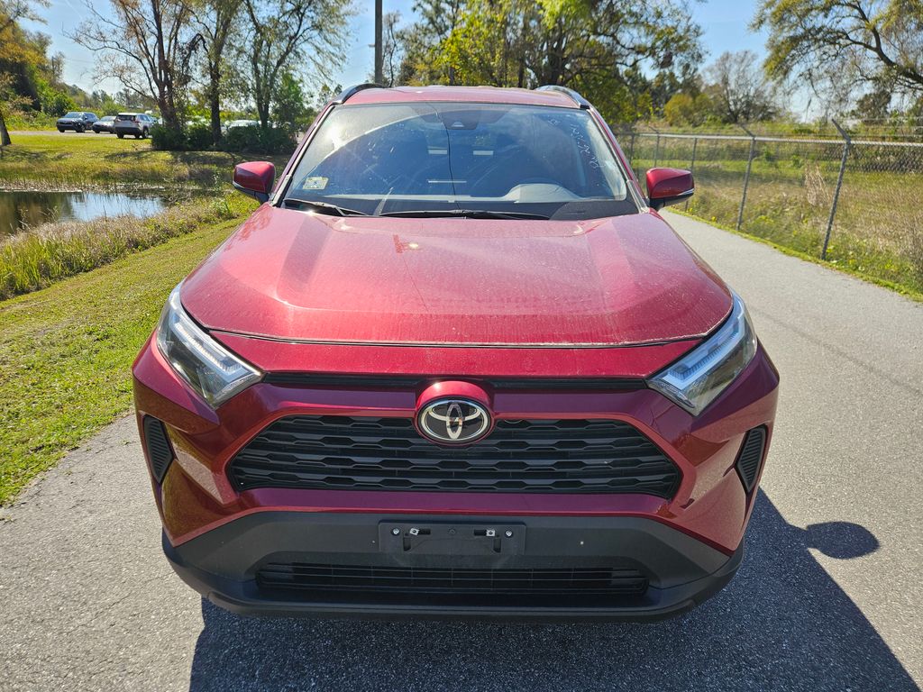 2023 Toyota RAV4 XLE 8