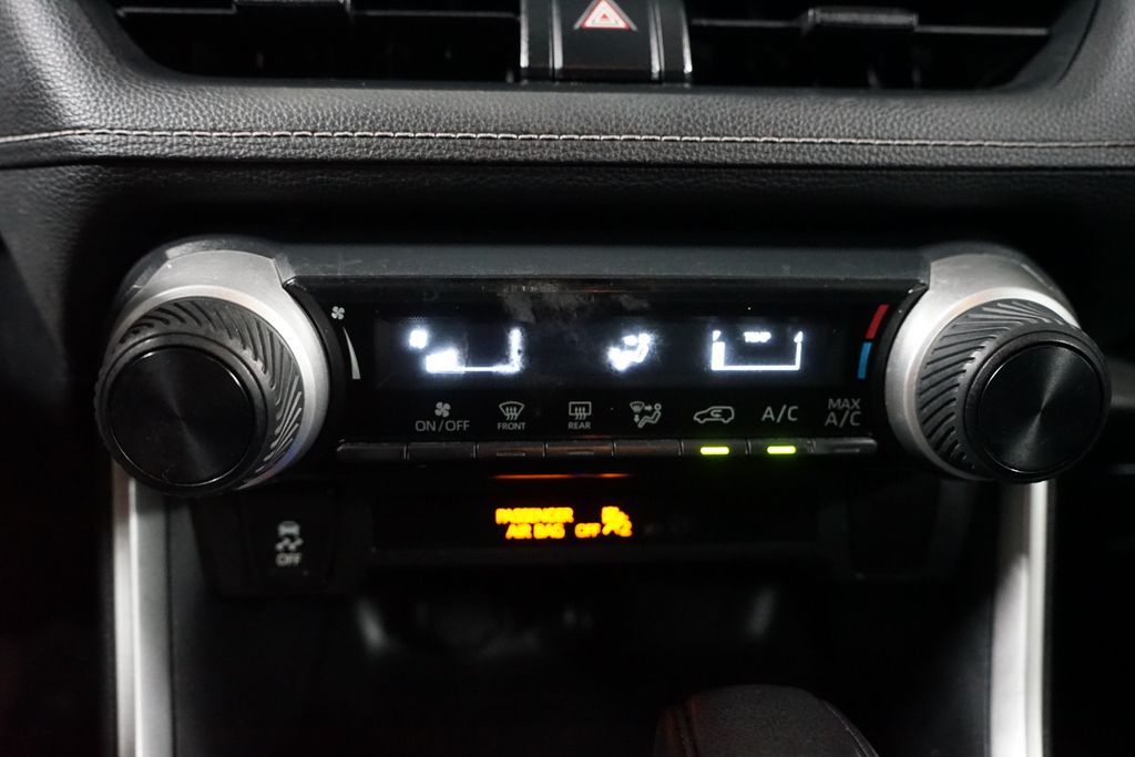 Thumbnail: 2019 Toyota RAV4 - 21