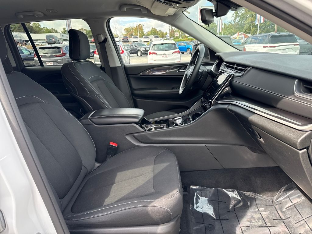 used 2022 Jeep Grand Cherokee car, priced at $25,780