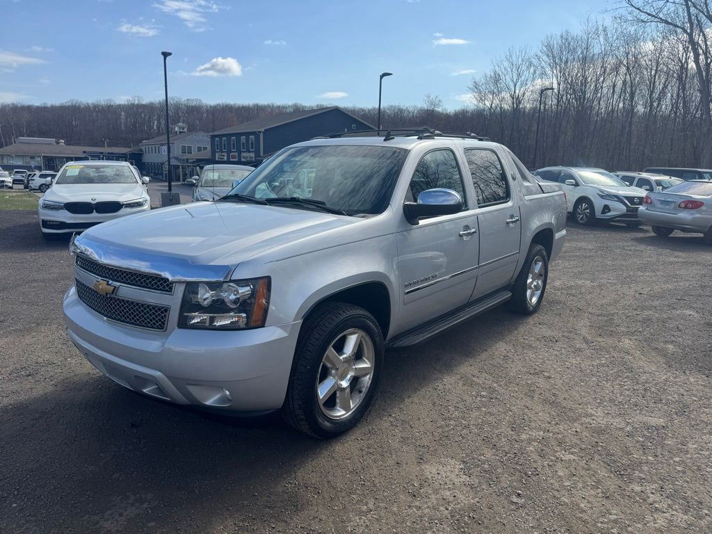 2013 Chevrolet Avalanche LTZ Black Diamond Edition 4WD