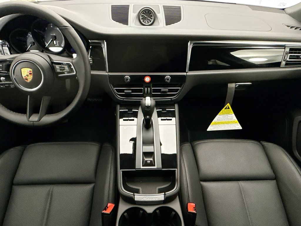 Thumbnail: 2026 Porsche Macan - 26