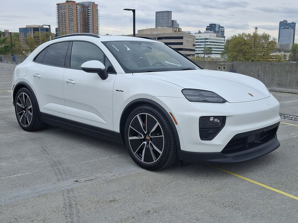 Thumbnail: 2025 Porsche Macan - 7
