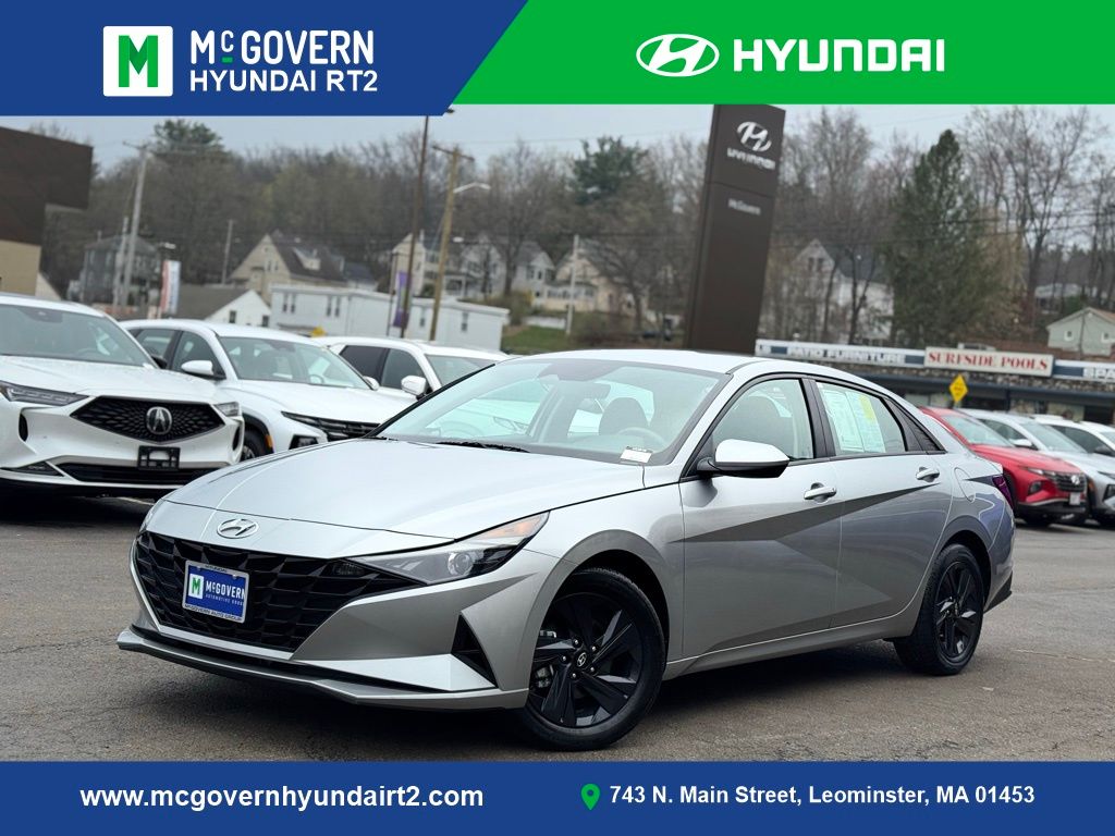 Shimmering Silver Pearl 2023 Hyundai Elantra Sedan Front-Wheel Drive Continuously Variable Transmission