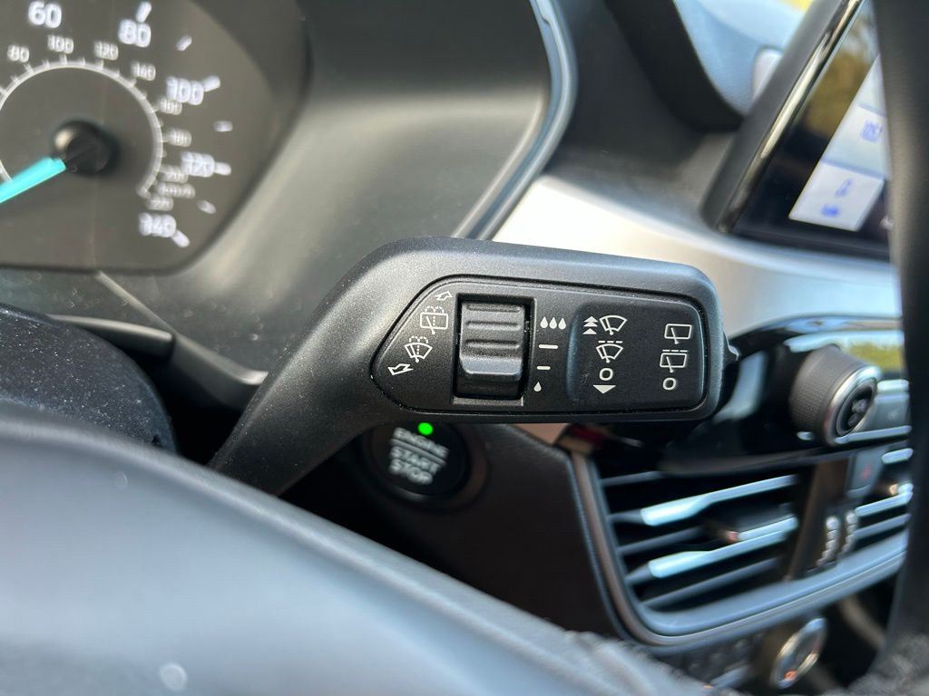 Thumbnail: 2022 Ford Escape - 22