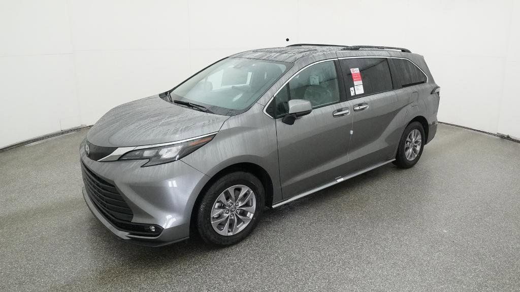 Thumbnail: 2026 Toyota Sienna - 1