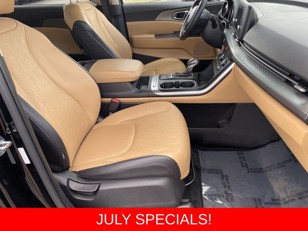 Used 2023 Kia Carnival Van