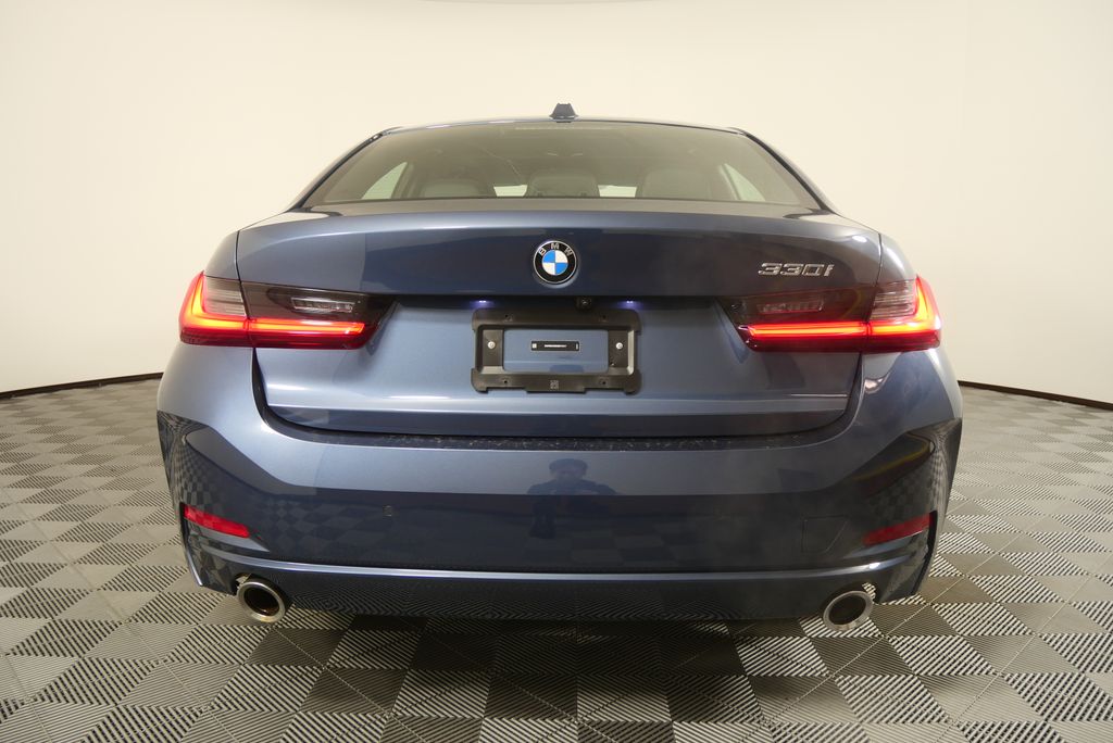 Thumbnail: 2025 BMW 3 Series - 4