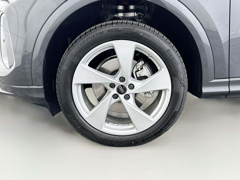 Thumbnail: 2025 Audi Q5 - 30