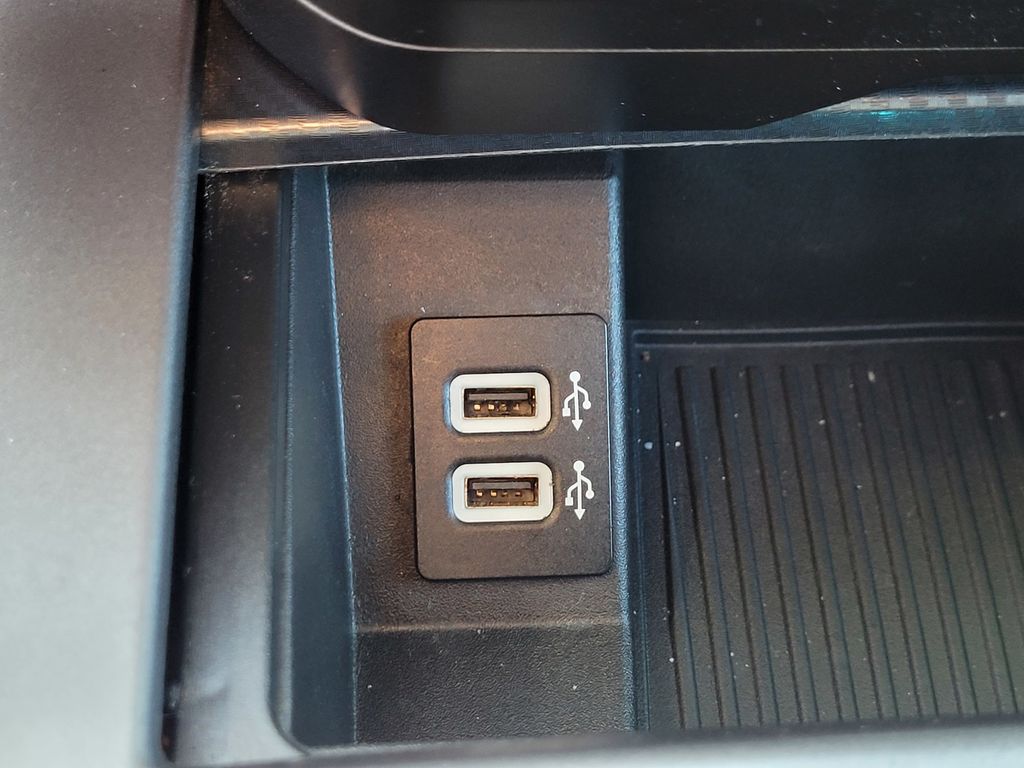 Used 2018 Red Ford XLT image 19