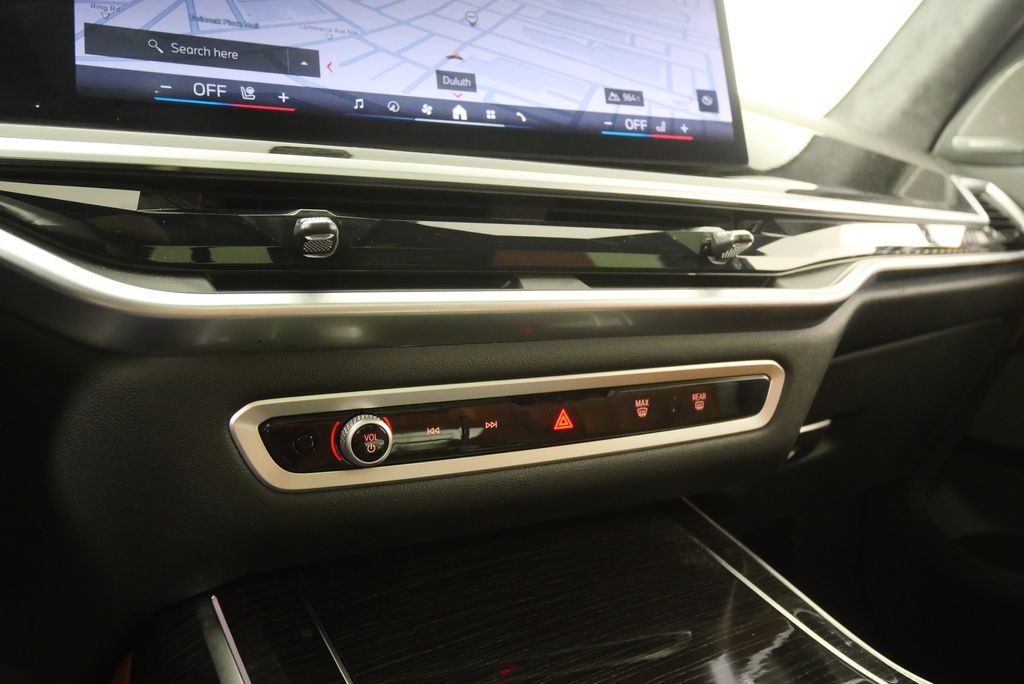 Thumbnail: 2025 BMW X7 - 28