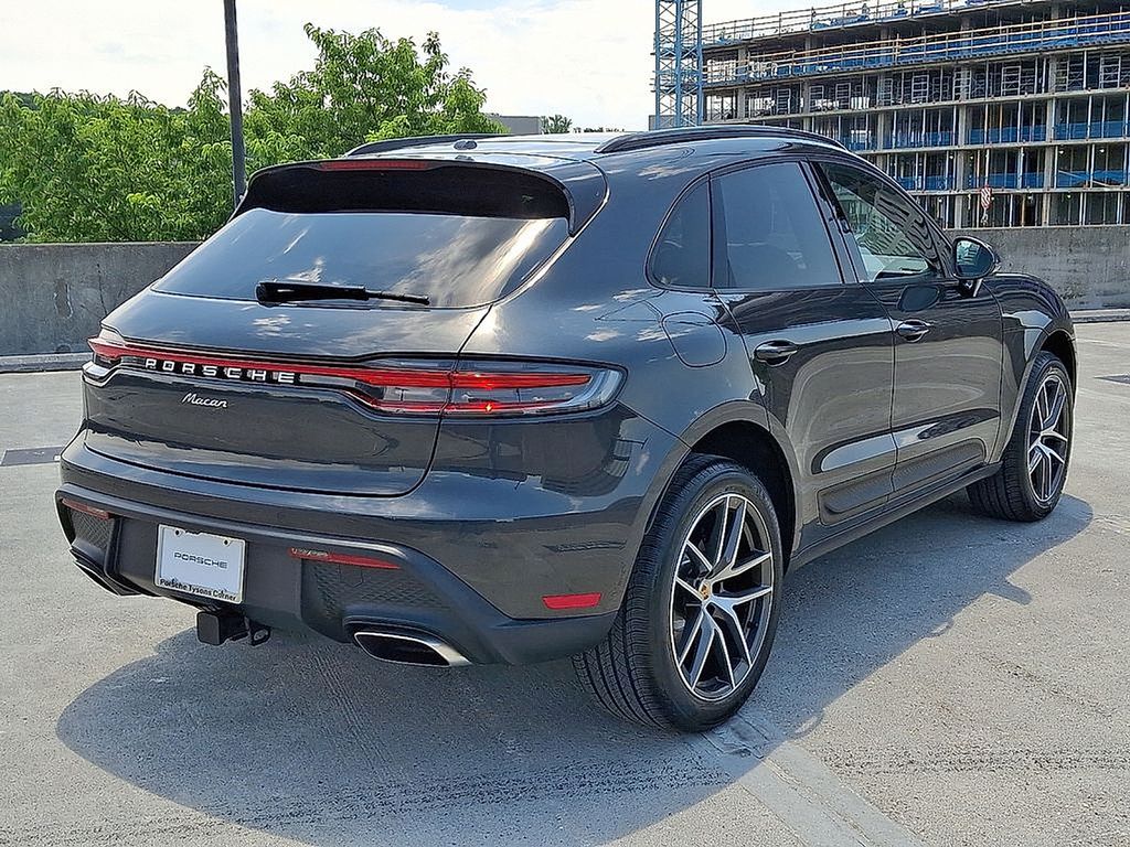 Thumbnail: 2025 Porsche Macan - 8