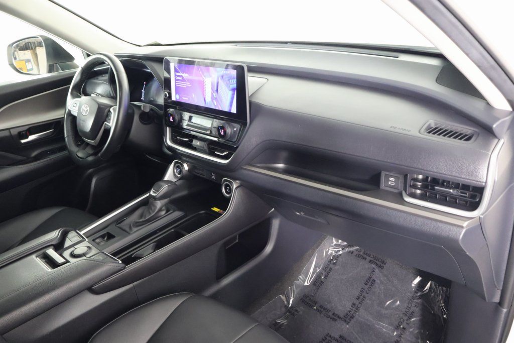 Thumbnail: 2024 Toyota Grand Highlander - 9