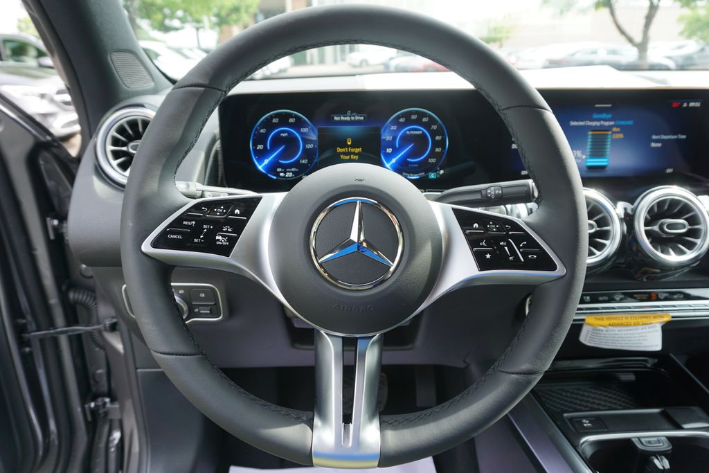 2025 Mercedes-Benz EQB 250+ 23