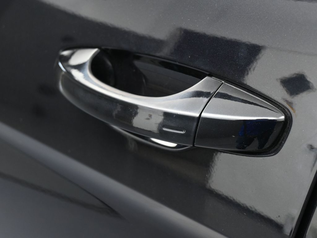 Used 2022 Deep Black Volkswagen 2.0T SE image 33