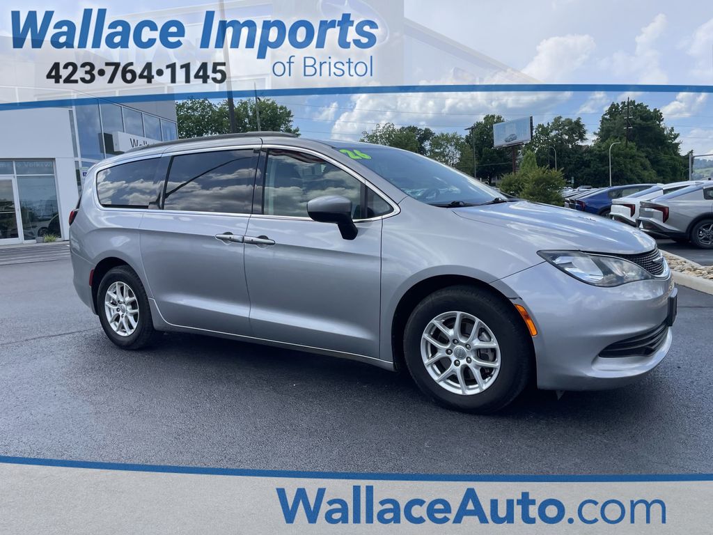 Billet Silver Metallic Clearcoat 2020 Chrysler Voyager Minivan Front-Wheel Drive 9-Speed Automatic