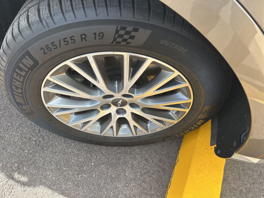 Thumbnail: 2021 Genesis GV80 - 9