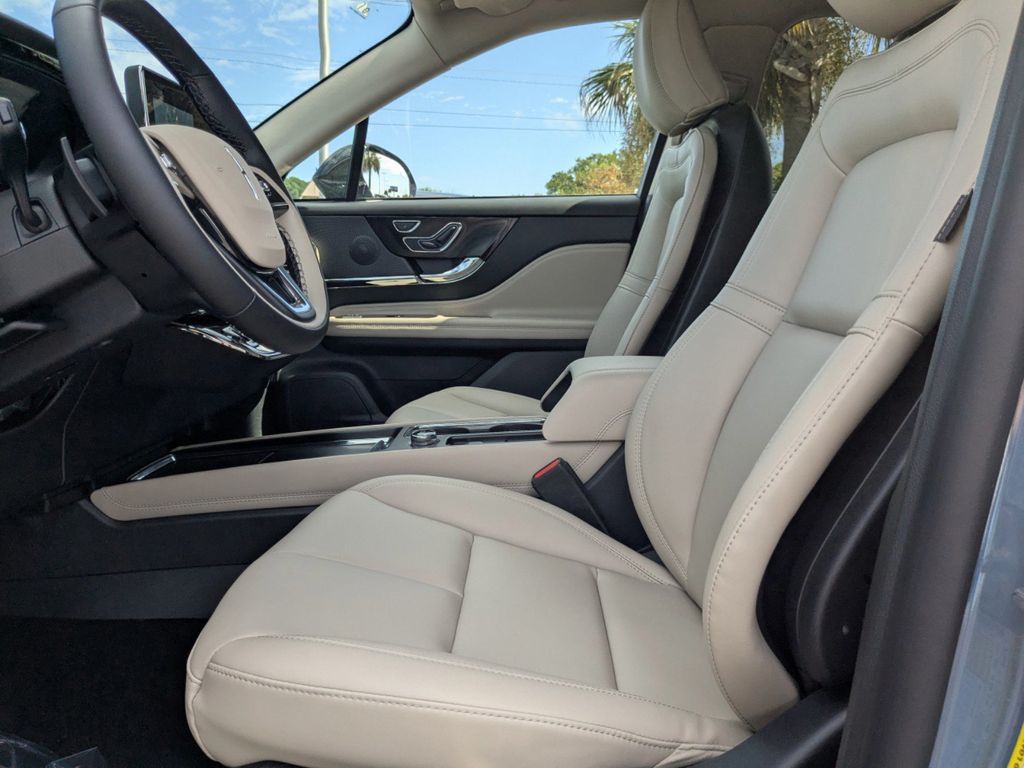 2025 Lincoln Corsair Premiere