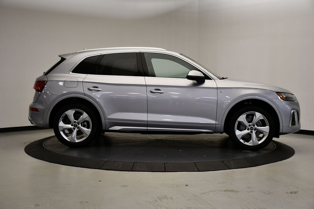 Thumbnail: 2022 Audi Q5 - 6